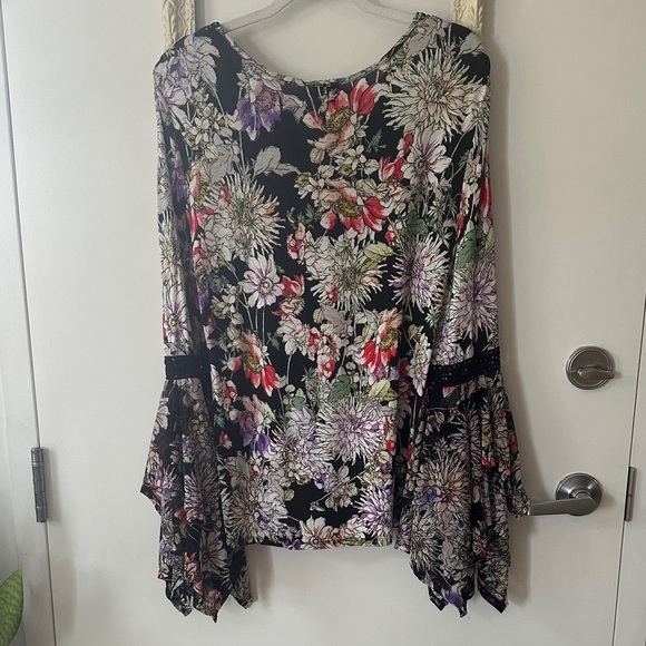 CUPIO | Boho Black Floral Women's Top with Trumpet Bell Sleeves and Lace Details - Picture 8 of 10